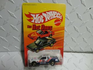 1982 Hot Wheels The Hot Ones White/blue Thunderbird Stocker Read
