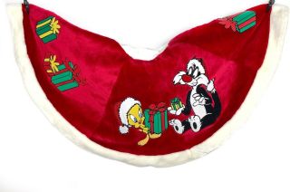 Wb Tweety Bird & Sylvester The Cat Fuzzy Tree Skirt Christmas Presents Character