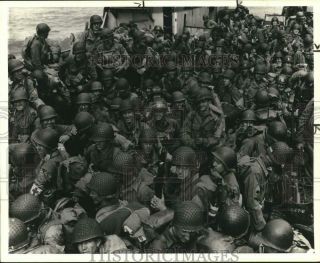 1944 Press Photo Us Army Troops Aboard Lct During D - Day Invasion Of France,  Wwii