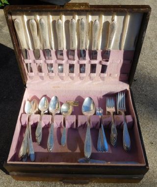 International Silver Silverplate Victory 1927 62pc Set With Wooden Box Wm Rogers
