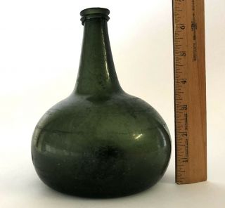 A Fine 18th Century Dutch Onion Black Glass Wine Bottle,  circa 1730 3