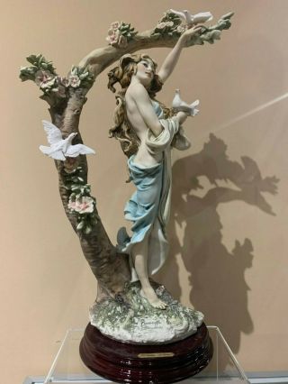 Giuseppe Armani Florence Figurine Lady With Doves Standing By Tree 499c