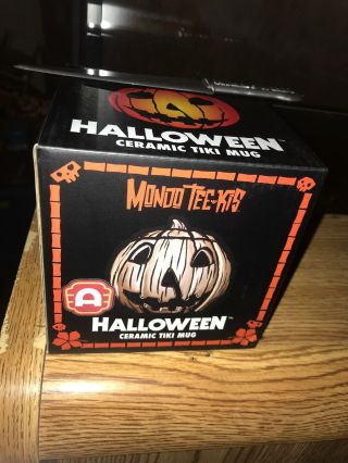 Mondo Michael Myers Halloween Alamo Brown Pumpkin Tiki Mug Tee - Kis Horror Scary.