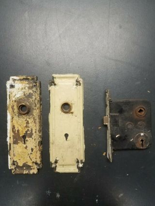 2 Antique Vintage Door Knob Lock Keyhole Plate And Internal Parts