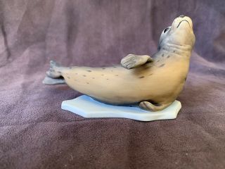 KAISER Porcelain RECLINING SEAL HP Bisque W.  GAWANTKA 604 2