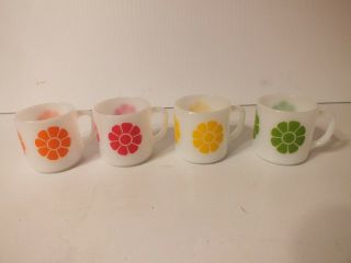 Set Of 4 Vintage Federal Milk Glass Daisy Mugs