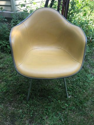 Herman Miller Eames Upholstery Vinyl Gold Fiberglass Arm Chair Vintage