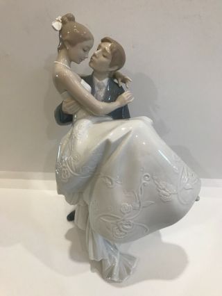 Lladro “the Happiest Day” Wedding Groom Carrying Bride 10 - 3/4 " Figurine 8029