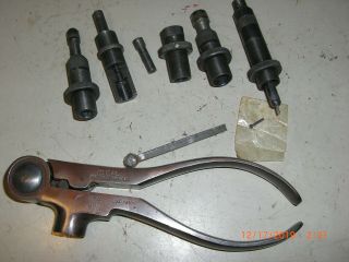 Vintage Ideal Steel Hand Reloading Tool Press & Dies 32 - 20 Made U.  S.  A.