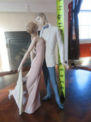 Graceful Romantic Lladro Figurine Happy Anniversary Couple Dancing 6475 Pristine