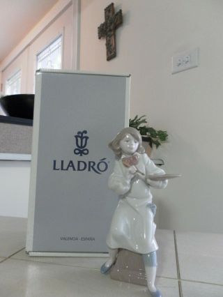 Lladro Little Artist 6368 Girl Painting W/ Box Fast