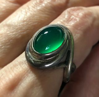 Vintage Estate Emerald Green Jadeite Jade Sterling Silver Ring Sz - 7.  25