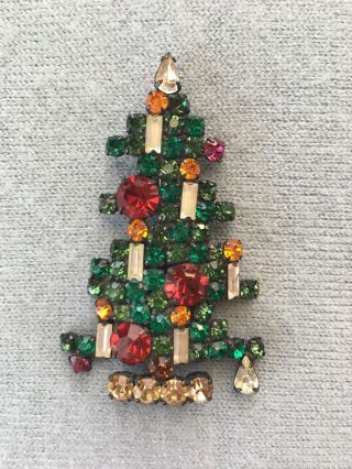 Dazzling Vintage Weiss 6 Candle Christmas Tree Pin - Bright & Sparkly
