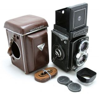 Yashica Mat,  Vintage Analog Twinlens Waistlevel Camera,  Lens Yashinon 3.  5/80mm