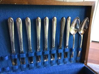 EXQUISITE Wm Rogers & Son silverplate 50 Pc Flatware SET for 8 in wood chest 2