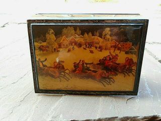 Vintage Russian Pedockuho Papier Mache Lacquer Footed Trinket Box