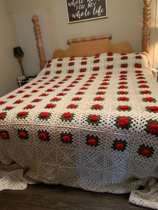 Vintage Crochet 140x130 (king) Granny Square Red 3D Roses Afghan EUC 2