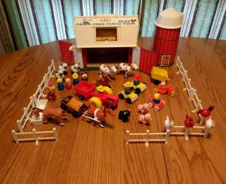 Vintage Fisher - Price Play Family Farm 915 - - 1968 - - Complete Set With