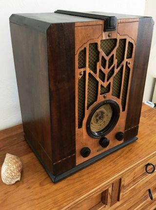 Vintage 1935 Coronado Imperial Tube Radio Model 675,  Restored And Perfect