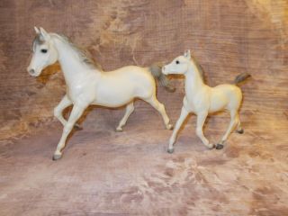 Breyer Matte Alabaster Vintage Running Mare And Foal Matched White Set