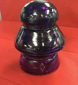 Rare Dark Purple Cd 190/191 Diamond Two Piece Glass Insulator W/ Wood Peg Mount
