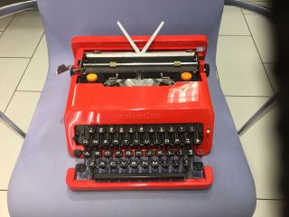 1969 Rare Vintage Olivetti Vallentine Typwriter With Travel Case