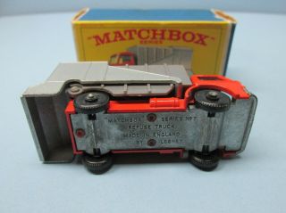 Matchbox Regular Wheel 7C Refuse Truck Orange & Silver 3
