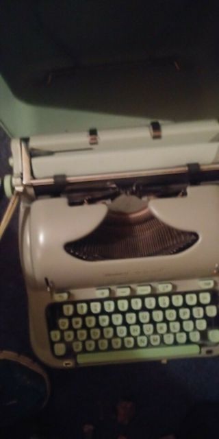 Vintage Rare Hermes 3000 Cursive Font Portable Typewriter W/ Case - Great