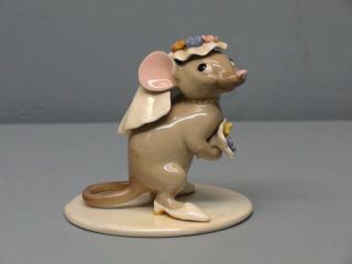 Hagen Renaker Specialty Mouse Bride
