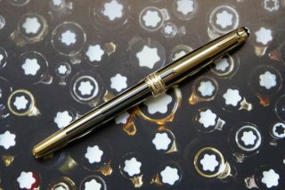 Montblanc Meisterstück 144 Solitaire Black And Gold Fountain Pen