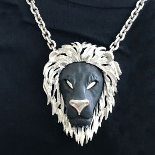 Vintage Unsigned Razza Lion Leo Black & Silvertone Zodiac Pendant Necklace