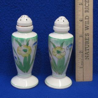 Vintage Salt & Pepper Shaker Set Japan Ceramic Yellow Green Floral Flower Daisy