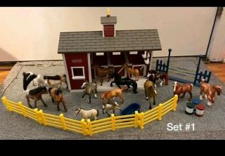 Breyer Animal Horse Stable Red Barn Play Toy 10 " X 7 " With Horses And Accessori