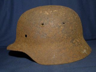 Ww2 German Helmet.  M - 35.  Size 64.  Battlefield.