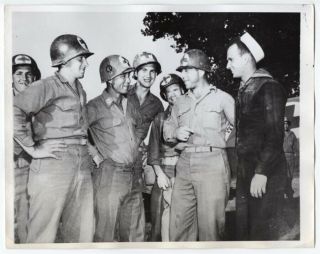 1944 Medic Herbert Brothers Of Manville Rhode Island Meet Italy News Photo