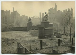Wwii Large Size Press Photo: Monument In Ruined Berlin Center,  May 1945