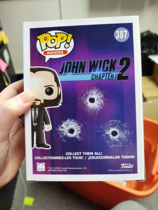 Funko Pop Movies/Chapter 2: John Wick 387 CHASE W/Protector 3