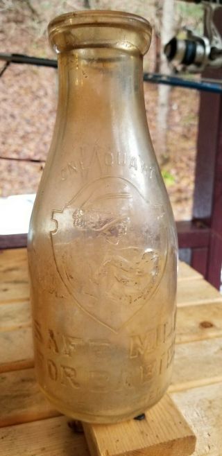Wise Brothers Chevy Chase Dairy Washington D.  C Woman and Baby Quart Milk Bottle 2
