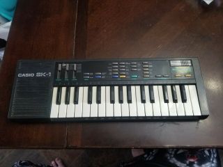 Vintage Casio Sk - 1 Sampling Synthesizer Keyboard 32 Notes (great)