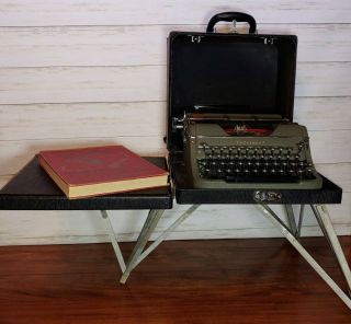 Underwood Champion Typewriter With Built In Stand Case Scarce