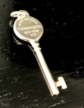 Vintage Tiffany & Co Sterling Silver 925 Return To Tiffany Round Key Pendant