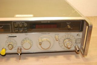 Vintage HP Hewlett Packard 8640B Signal Generator 3