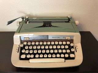 Vintage Royal Sabre Pea Green Typewriter With Black Locking Case