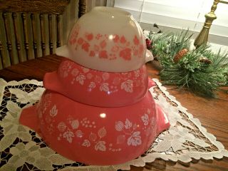 Set 3 Vintage Pyrex Pink Gooseberry Mixing Bowls 444 442 441