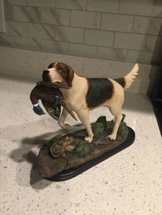 POINTER HUNTING DOG WITH DUCK FIGURINE ON WOOD STAND 2