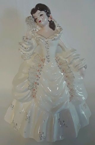 Florence Ceramics Amelia 8 Inch Figurine White Trimmed In Gold