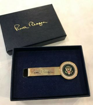 Ronald Reagan Presidential Seal Gold Tone Tie Bar Clasp Circa 1986 Box