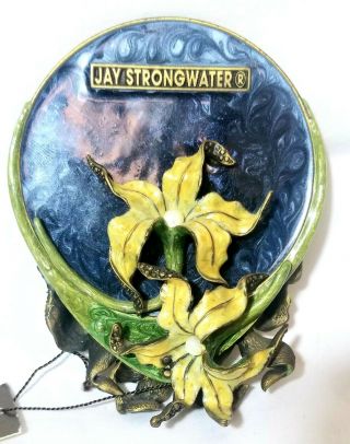 Jay Strongwater Round Stargazer Lily Frame - Retail $275.  00 -