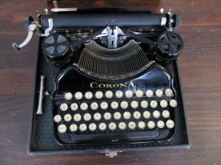 1927 Smith Corona 4 Portable Typewriter & Case W/ Key Serial 1l 04791