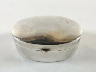 Small Oval Form Silver Pill Box With Hinged Lid Ref 351/3